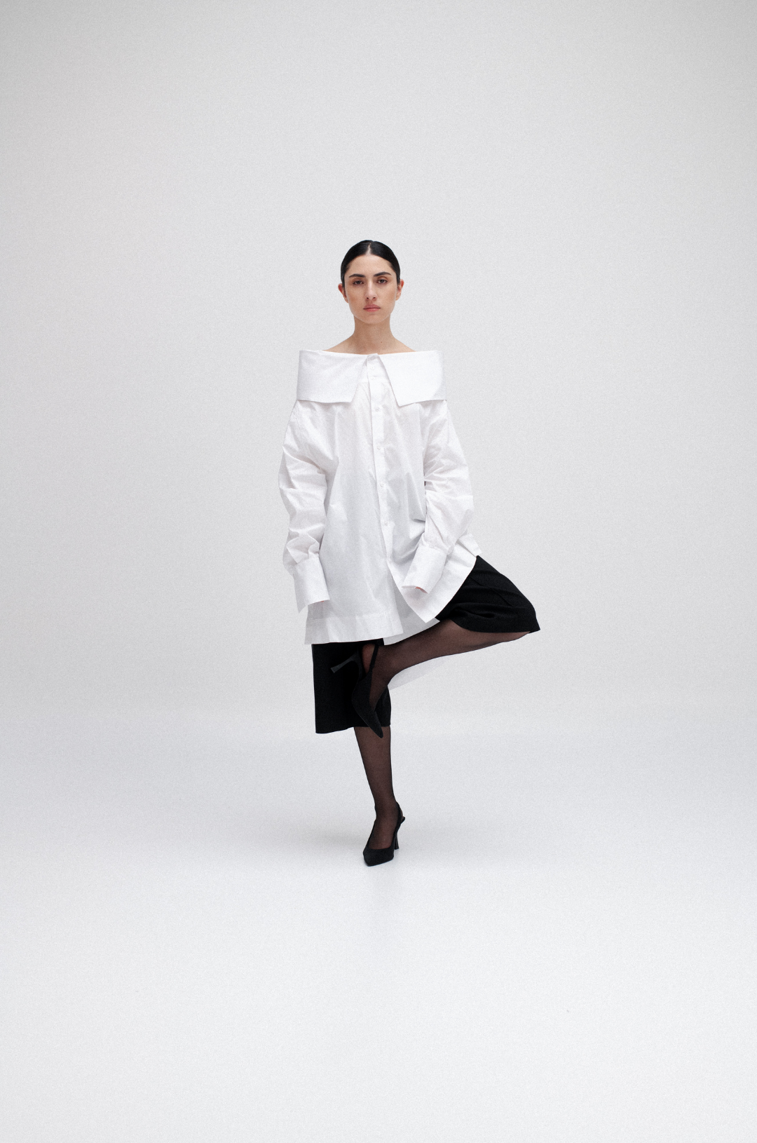 WIDE COLLAR SHIRT